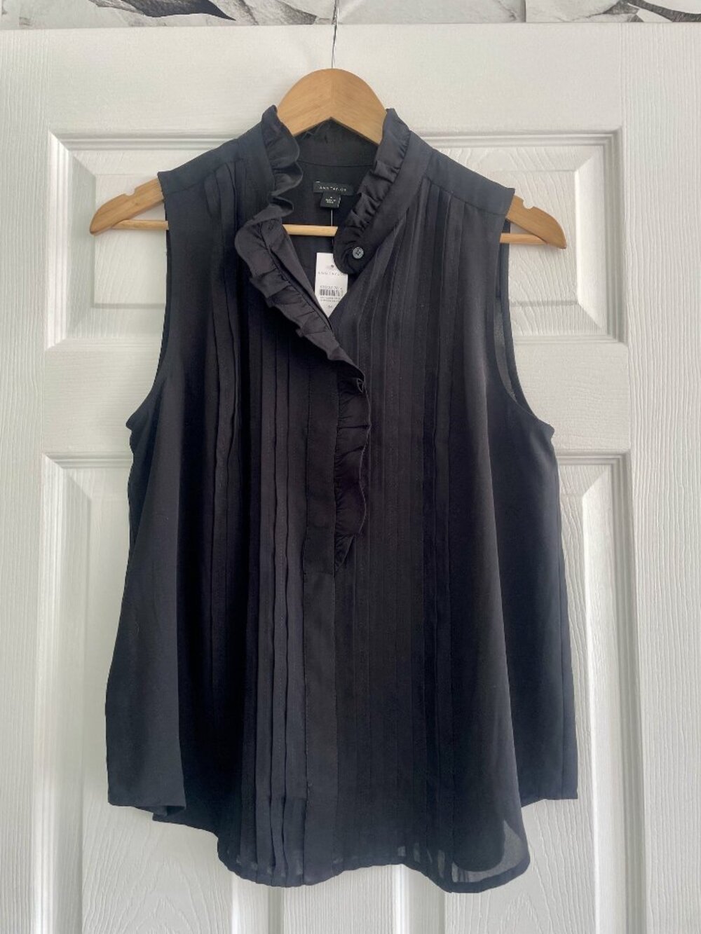 Ann Taylor Sleeveless Ruffle Pleated Blouse – Size M